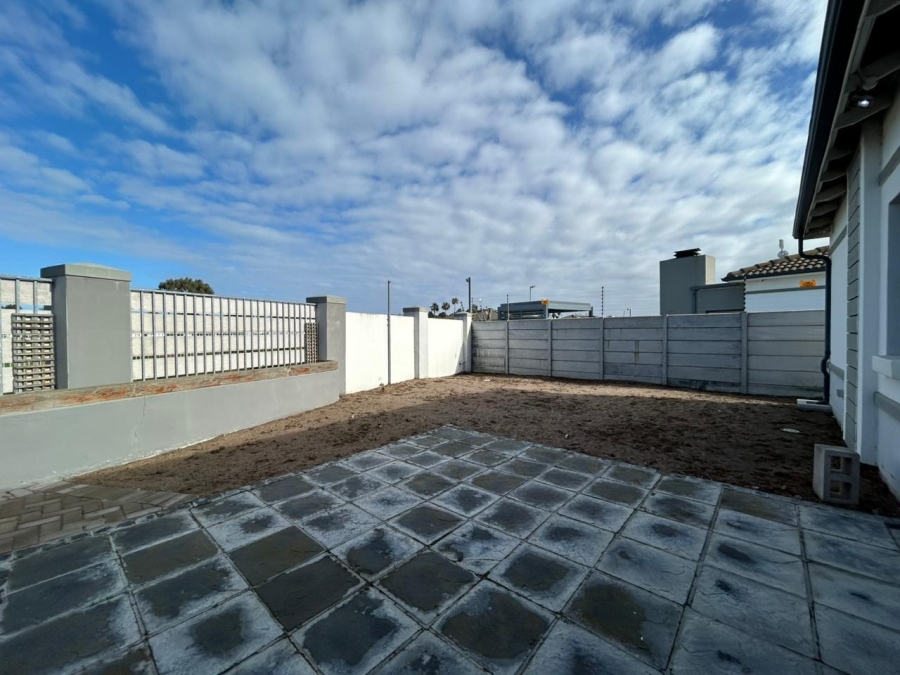 To Let 2 Bedroom Property for Rent in Table View Western Cape